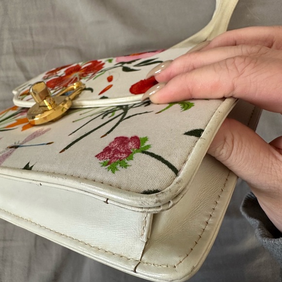Vintage Gucci Flora White Shoulder/Crossbody - Picture 14 of 16
